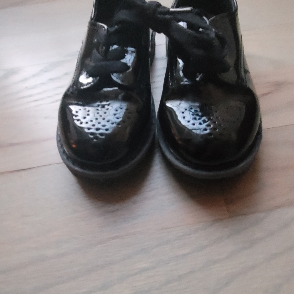 Shoes - Picture 3 of 4